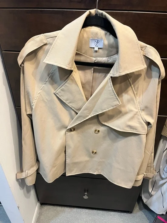 Trending Classic Beige Trench Coat Jacket - perfect for spring. - Picture 3 of 3